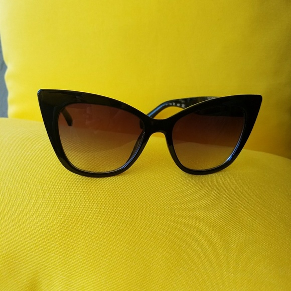 Black Cat Eye Sunglasses (various colors) - Picture 4 of 7